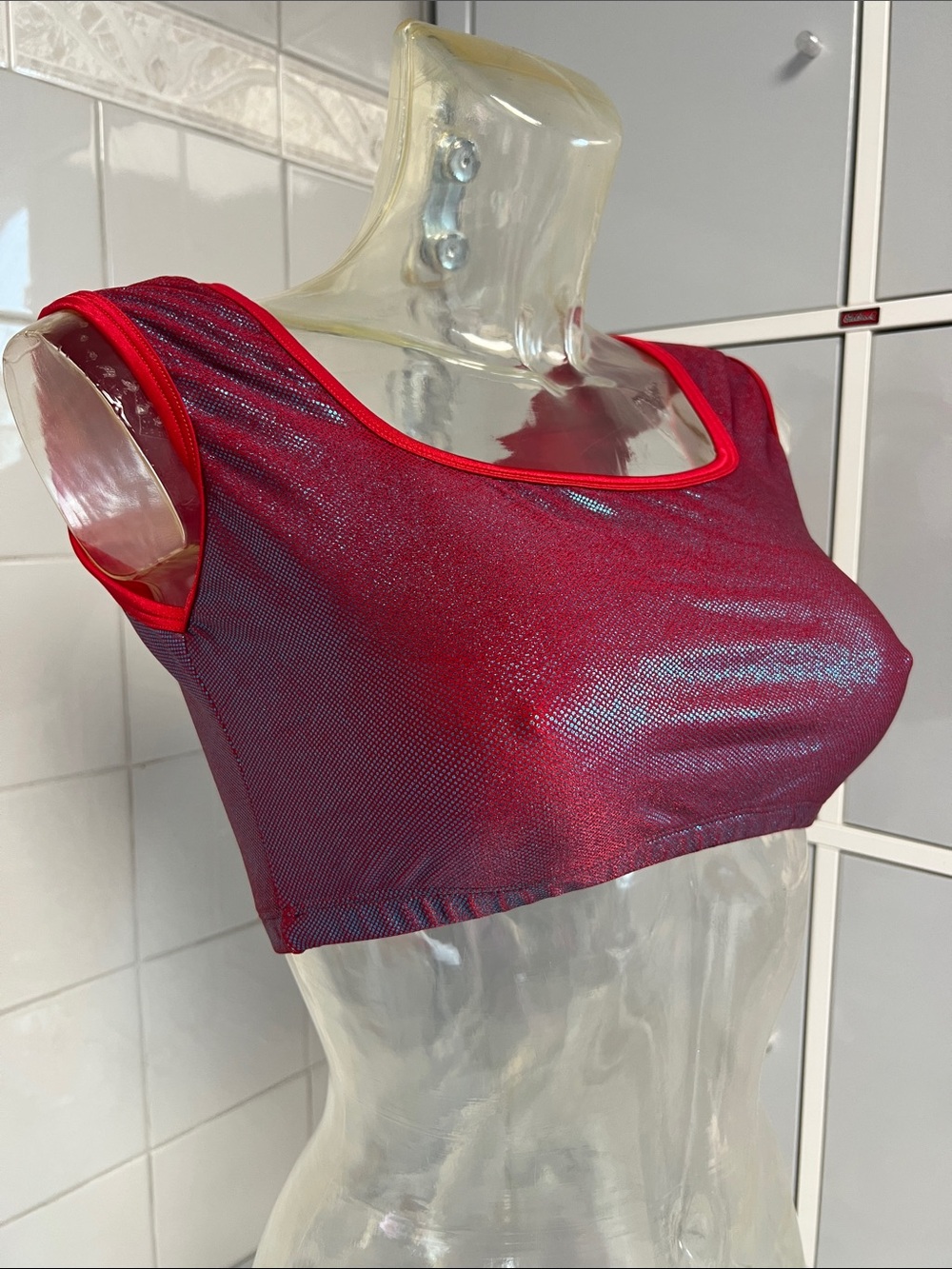 Red W/Blue Foil Shimmer Spandex Cap Slv Crop Top L NWOT